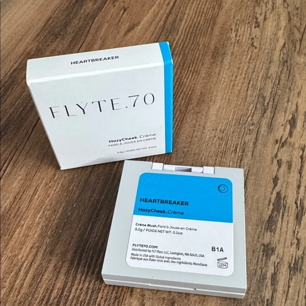 FLYTE 70 Hazy Cheek  Creme